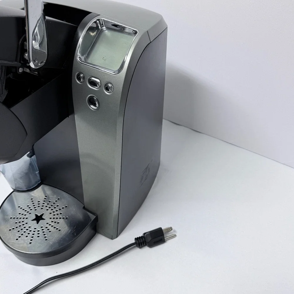 Keurig B70 Platinum Single Serve K-Cup Coffee Maker Black Silver LCD Display